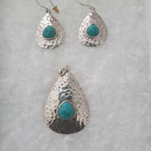 17 - Turquoise and silver pendant
